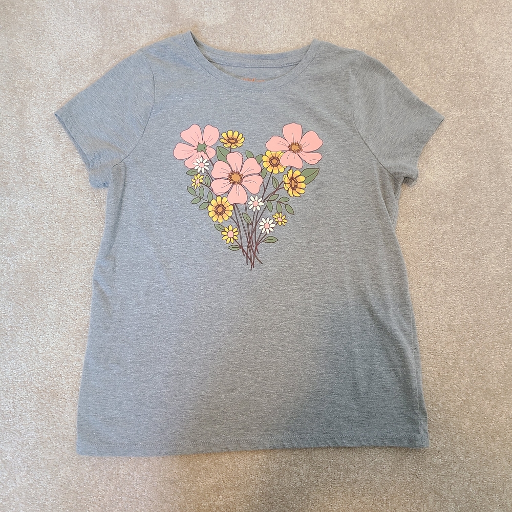 Cat & Jack Gray T-Shirt with Floral Heart Design